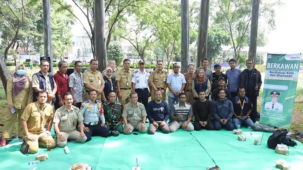 Lesehan di Tebet ECO Park bareng Wartawan, Pemkot Jaksel Beberkan Sejumlah Program
