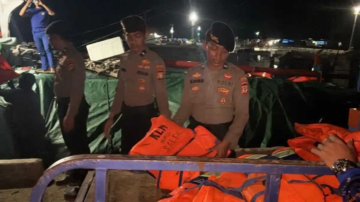 Tempuh 11 Jam Perjalanan, 14 Personel BKO Tiba di Jampea Bantu ...