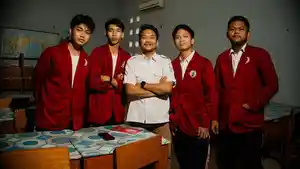 20250613-Guru-Biologi-SMA-Negeri-1-Manggar-Hariyanto.jpg