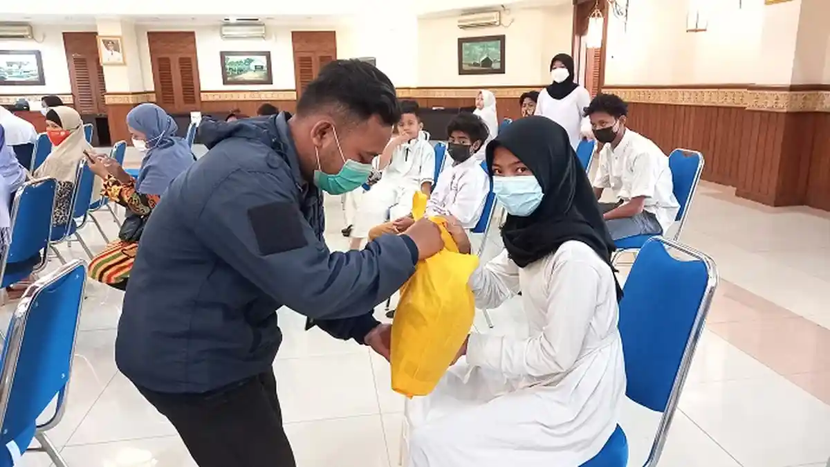 Pemkot Jakarta Pusat Kolaborasi dengan Wartawan Santuni Puluhan Anak Yatim dan Duafa