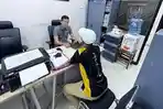 Seorang-WNI-yang-akan-berangkat-haji-non-prosedural-saat-dimintai-keterangan-563.jpg