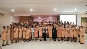 Darma-Wanita-Persatuan-atau-DWP-Kabupaten-Manggarai-Barat-foto-bersama.jpg