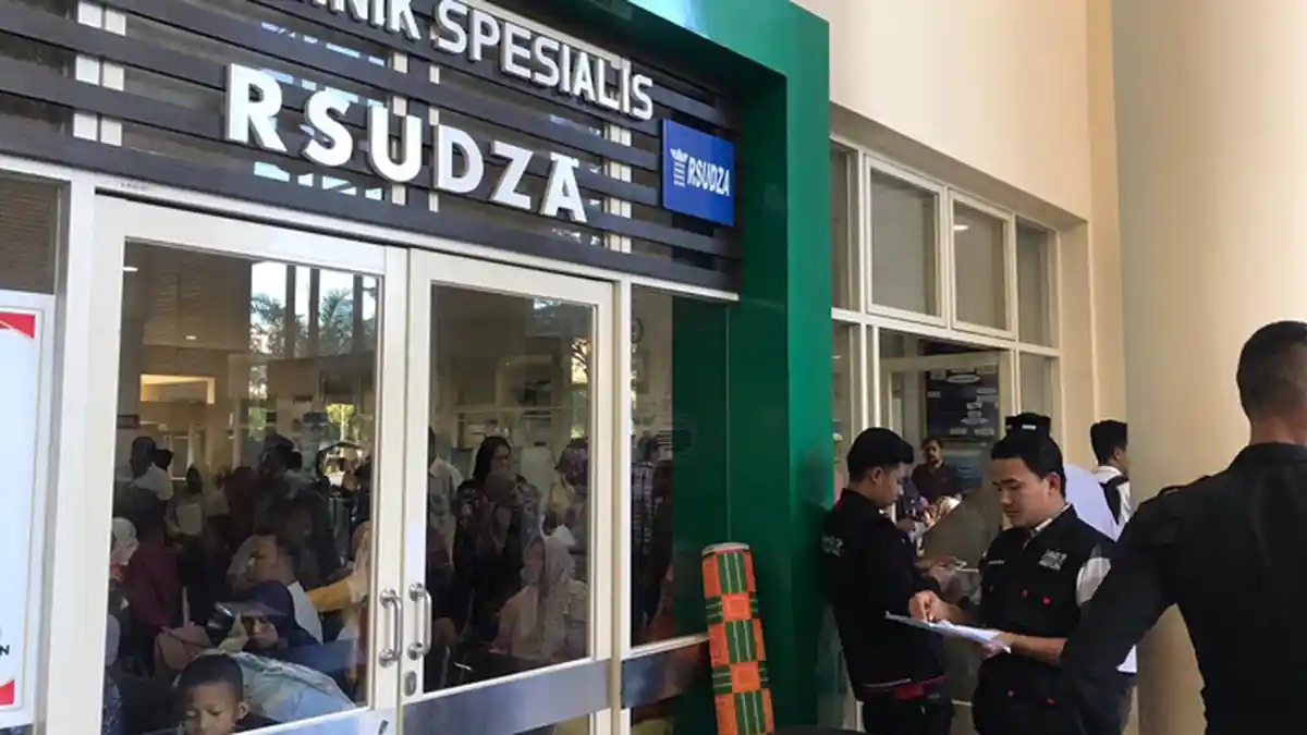 Berkat Bantuan Dermawan, Kadri, Bocah Tanpa Anus di Meulaboh Kini Berobat di RSUZA