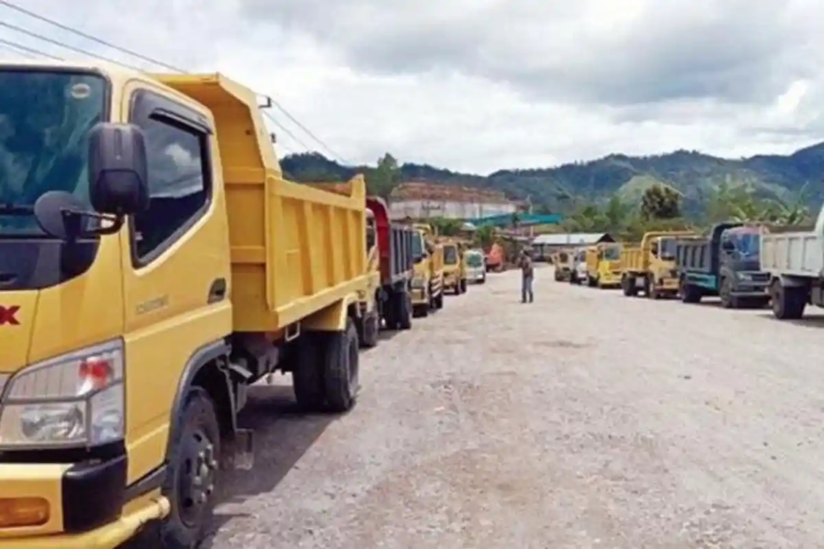 Ratusan Sopir Truk Mogok, Protes Perbedaan Harga Material