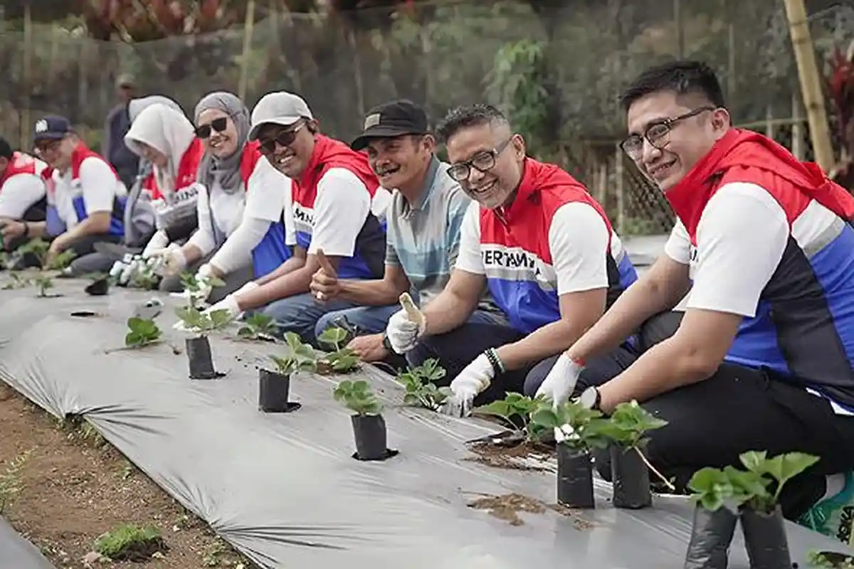 Melalui Program DEB, Pertamina Hadirkan Energi Bersih dan Dukung Pengembangan Ekonomi Lokal 