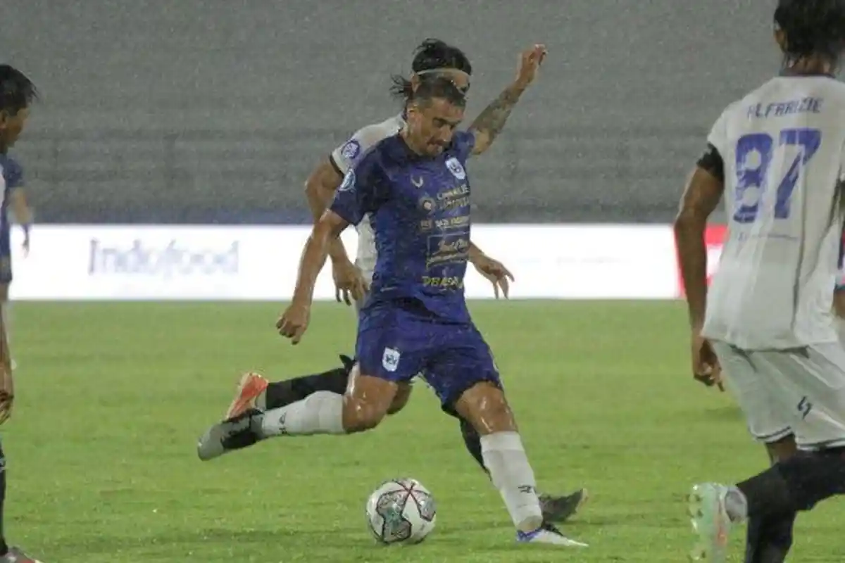 Klasemen Liga 1: Persib Bandung Terjun Bebas Setelah Bali United vs Persita dan PSIS vs Arema FC