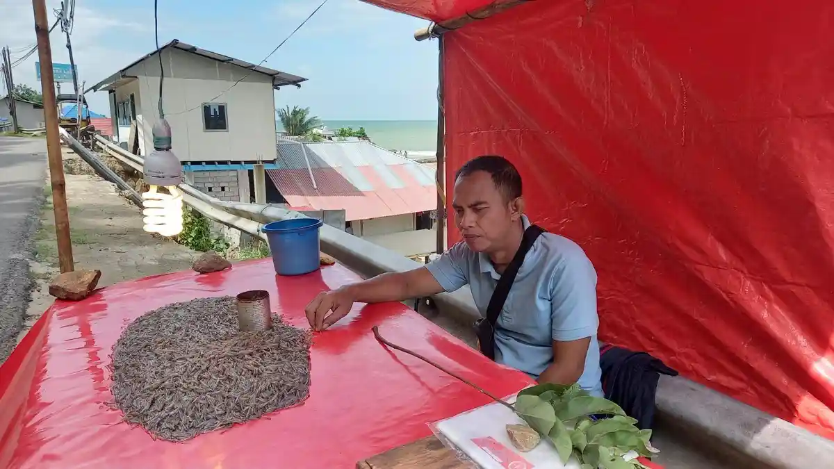 Cerita Lin Napu, Korban Banjir yang Tetap Jualan Nike di Leato Kota Gorontalo