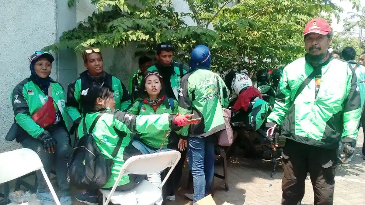 Ratusan Driver Gojek Lakukan Aksi Damai, Minta Kantor Operasional Semarang Dibuka