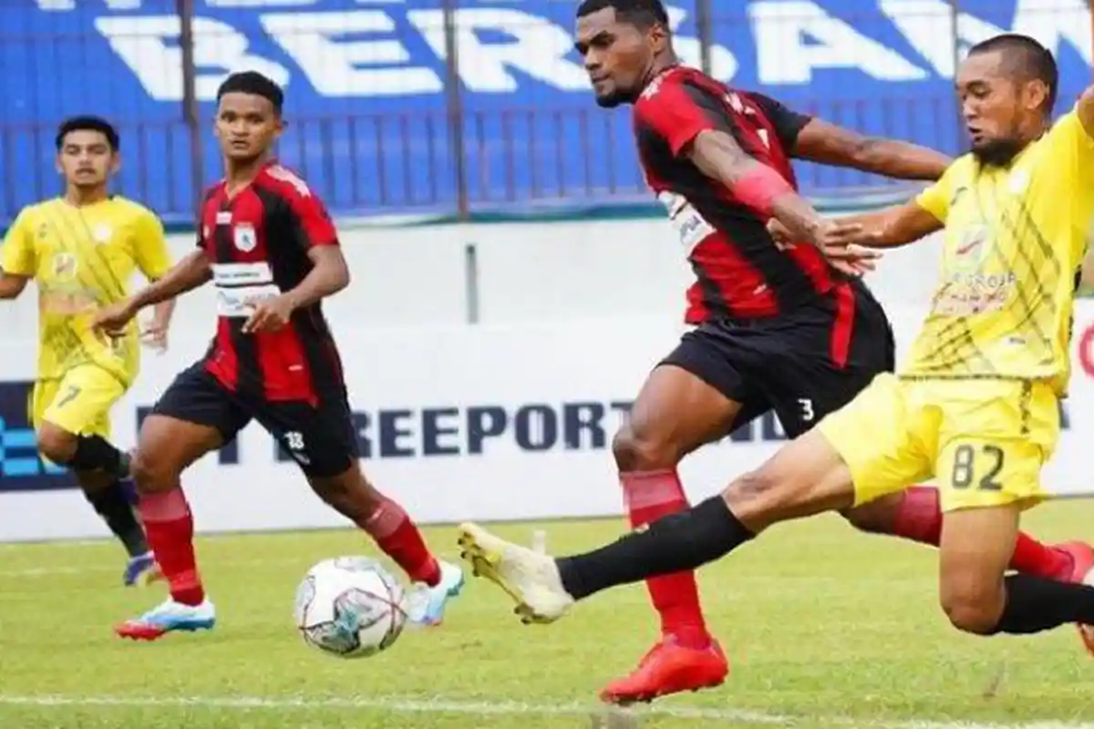 SEDANG BERLANGSUNG, Lini Belakang Persipura Amburadul, Barito Putera Hajar 2 Gol