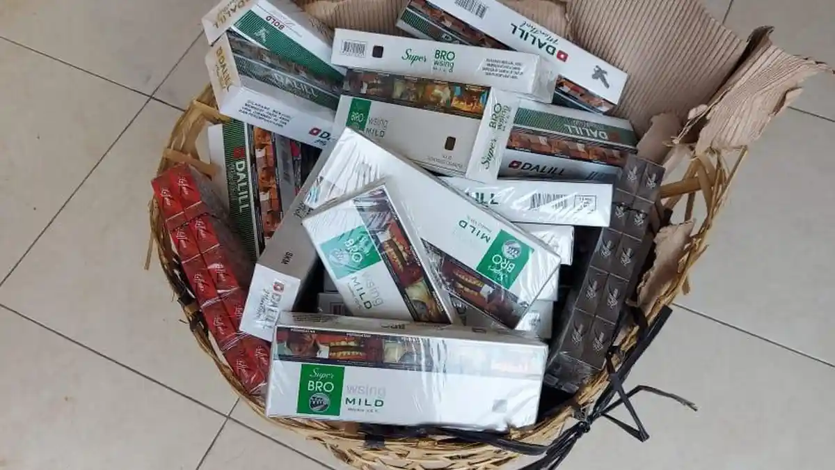 Bea Cukai Kudus Gerebek Gudang Penyortir‎an Rokok Ilegal