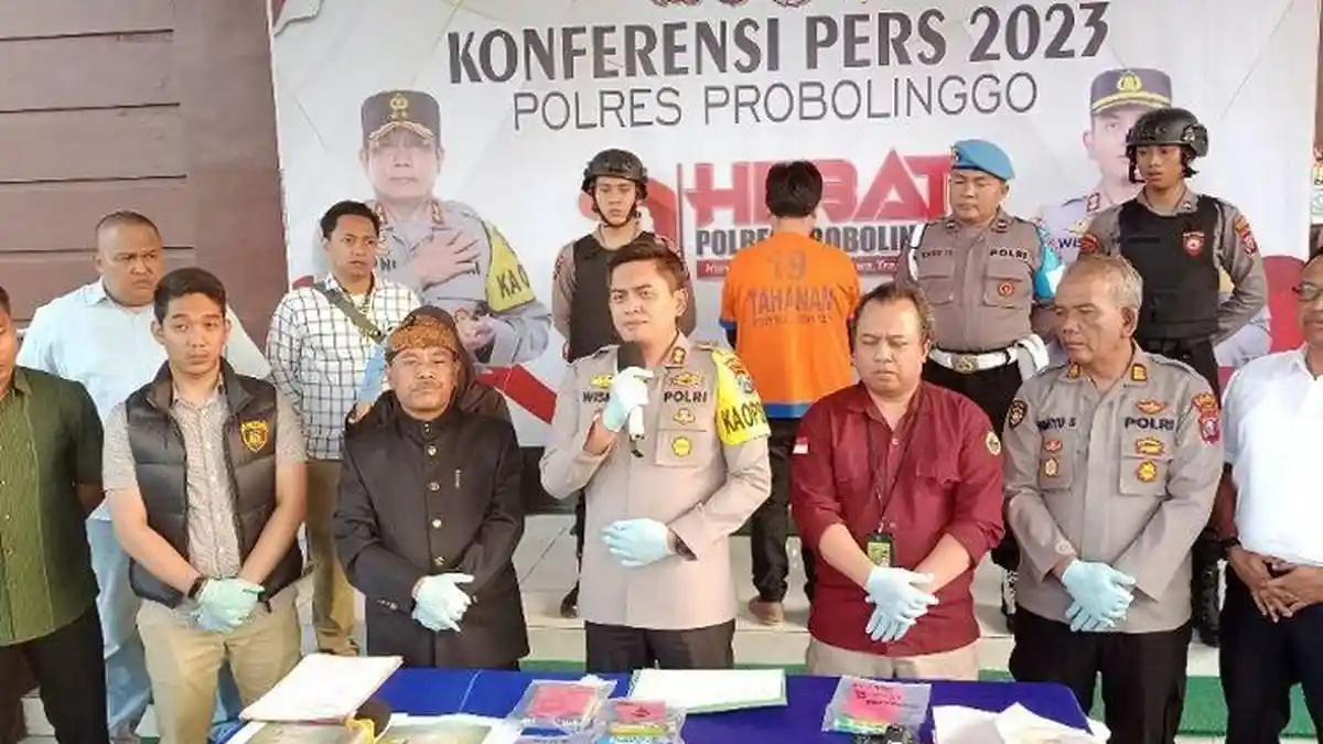 Sosok AWEW Ditetapkan Tersangka Kebakaran Sabana Bromo, Sepasang Calon Pengantin Ikut Diamankan