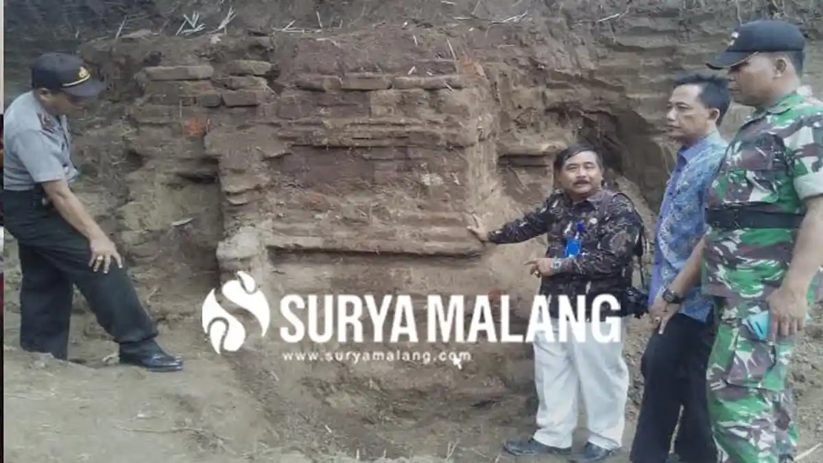 Gali Tanah, Warga Nganjuk Temukan Situs Bangunan Candi