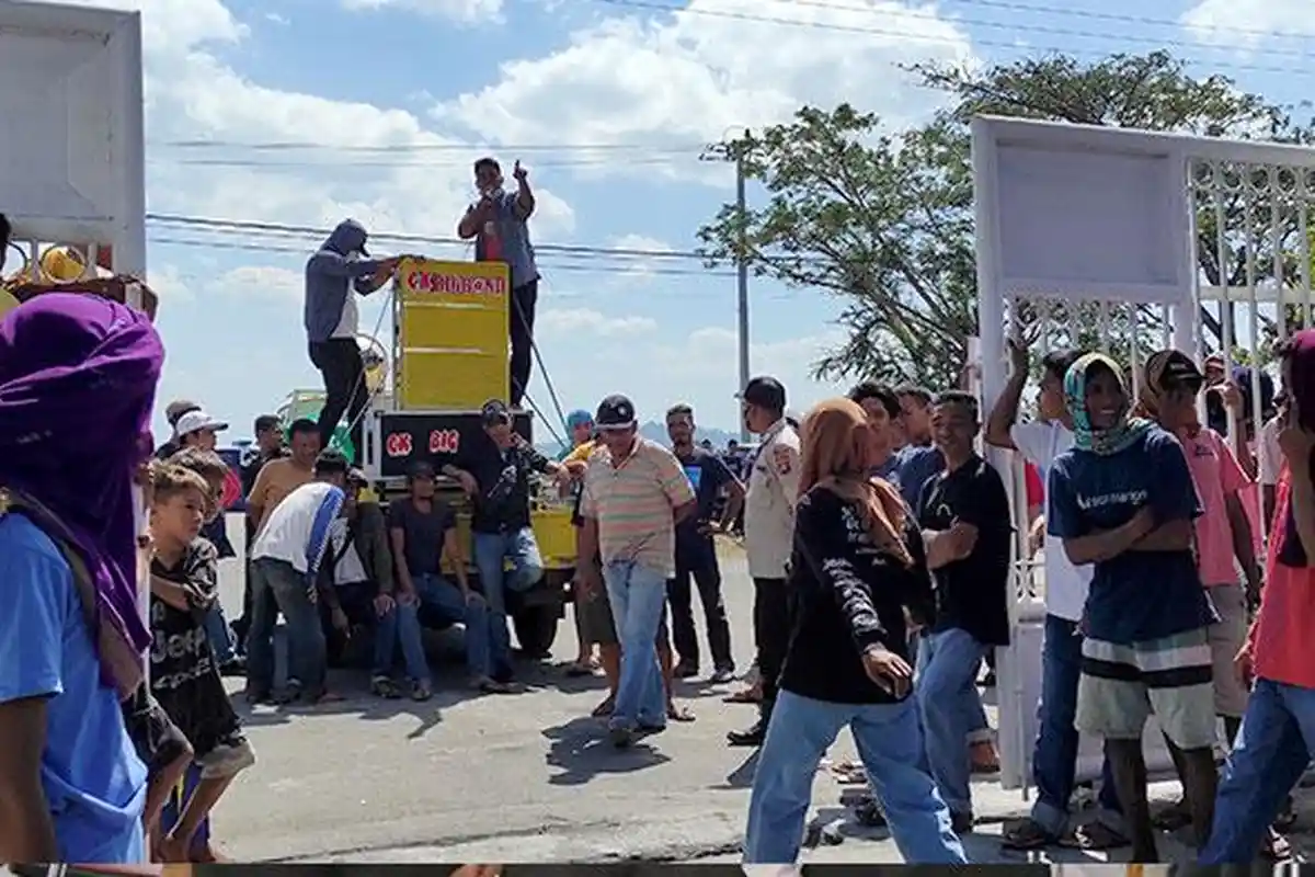 Pecinta Kuda Pacuan Geruduk Kantor Bupati Bima, Desak Pencabutan SE tentang Larangan Joki Cilik