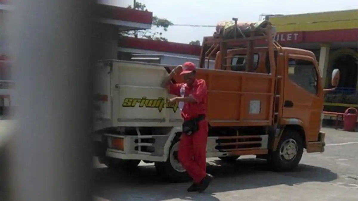 Sugeng Kehilangan Tas Berisi Uang Rp 300 Juta saat Sedang Mengisi BBM