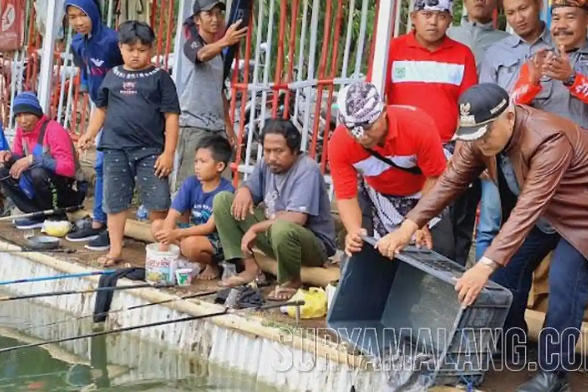 Janji Bupati Sanusi, Cukupi Fasilitas Jalan dan Penerangan Bagi Desa-desa Wisata di Malang