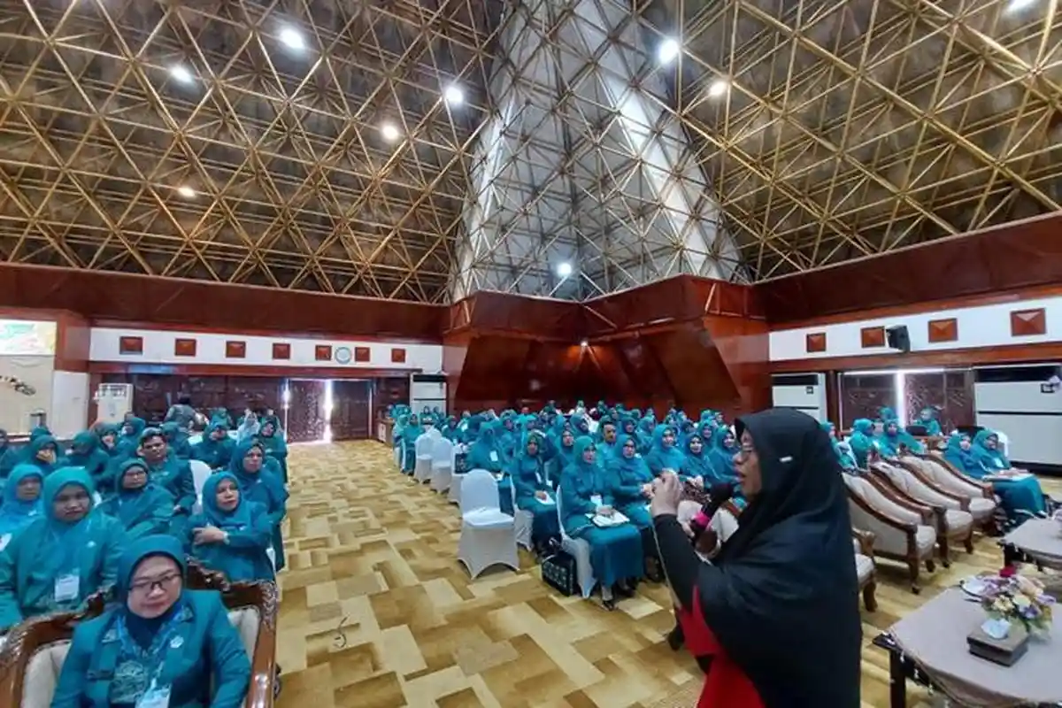 Bunda Hetti Isi Materi Pendidikan Rakor TP PKK Se-Aceh, Ini Materi Diulas