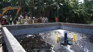 Wali-Kota-Makassar-Munafri-Arifuddin-meninjau-kolam-lindi-di-TPA-Tamangapa.jpg
