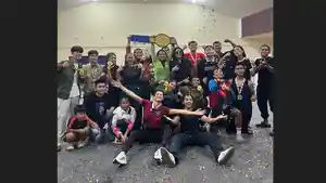 Foto-bersama-Sadarmawati-Simbolon-tengah-bersama-para-atletnya.jpg