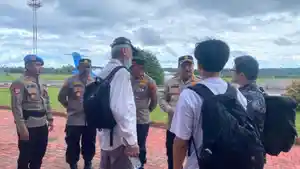 Tim-JICA-Jepang-di-Bandara-Aroepala.jpg