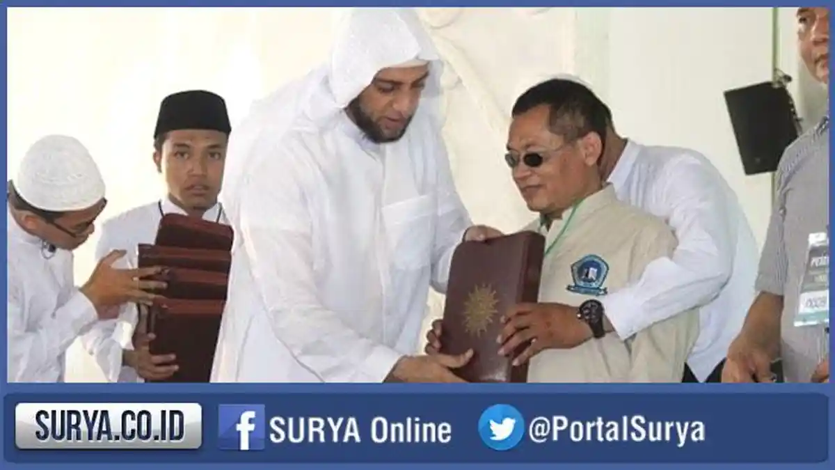 1.000 Tuna Netra Di Jatim Terima Alquran Braille Digital