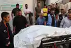 Jenazah Relawan Asing yang Terbunuh Dibawa Keluar Gaza