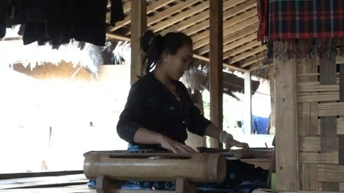 Kerajinan Lebak: Lilis Bisa Duduk Selama Berjam-jam Bikin Tenun Baduy