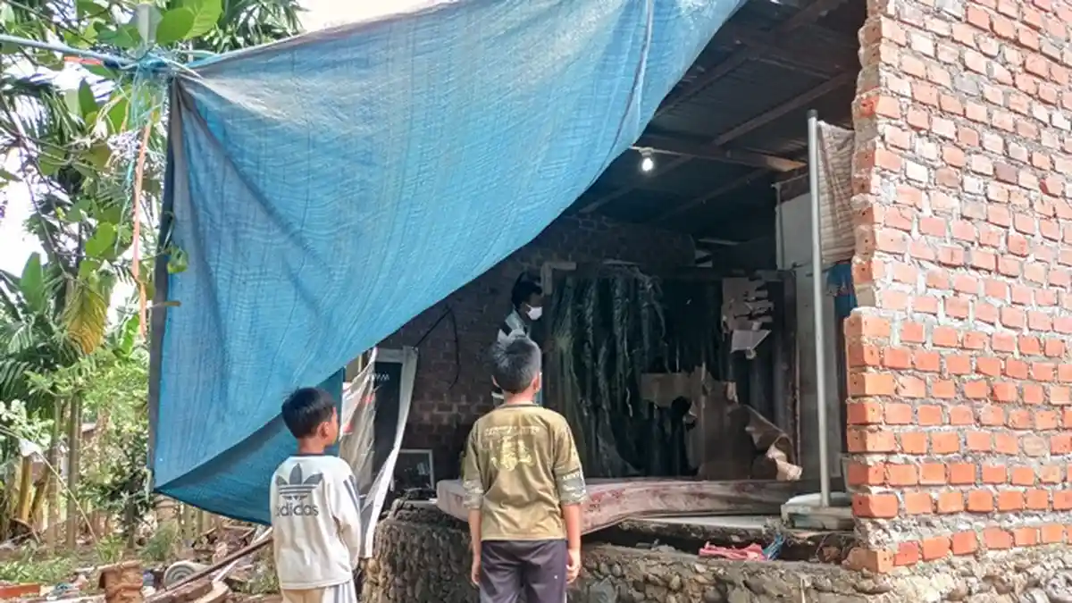 DETIK-detik Keluarga di Lubuklinggau Ini Diterjang Banjir Malam-malam, Selamatkan Diri, Kini Trauma