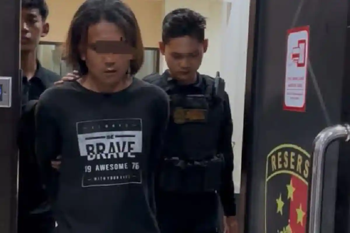 Malam Minggu Berdarah, Kernet Tusuk Sopir Truk Wingbox di SPBU Bunder Gresik