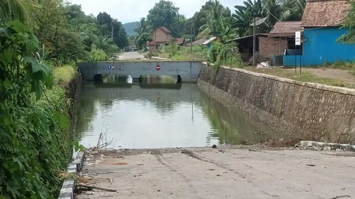 Penampakan Underpass Lahat Berubah Jadi Kolam Pasca Diguyur Hujan, Ketinggian Air Capai 6 Meter