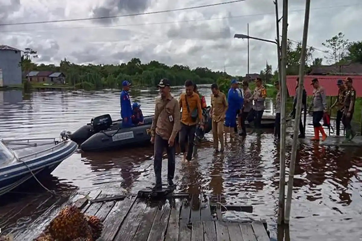 Pemkab dan Forkopimda Tinjau Layanan Kesehatan Gratis Warga Terdampak Banjir di Sajad