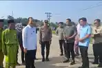 Bupati-BBS-Tinjau-Jalan.jpg