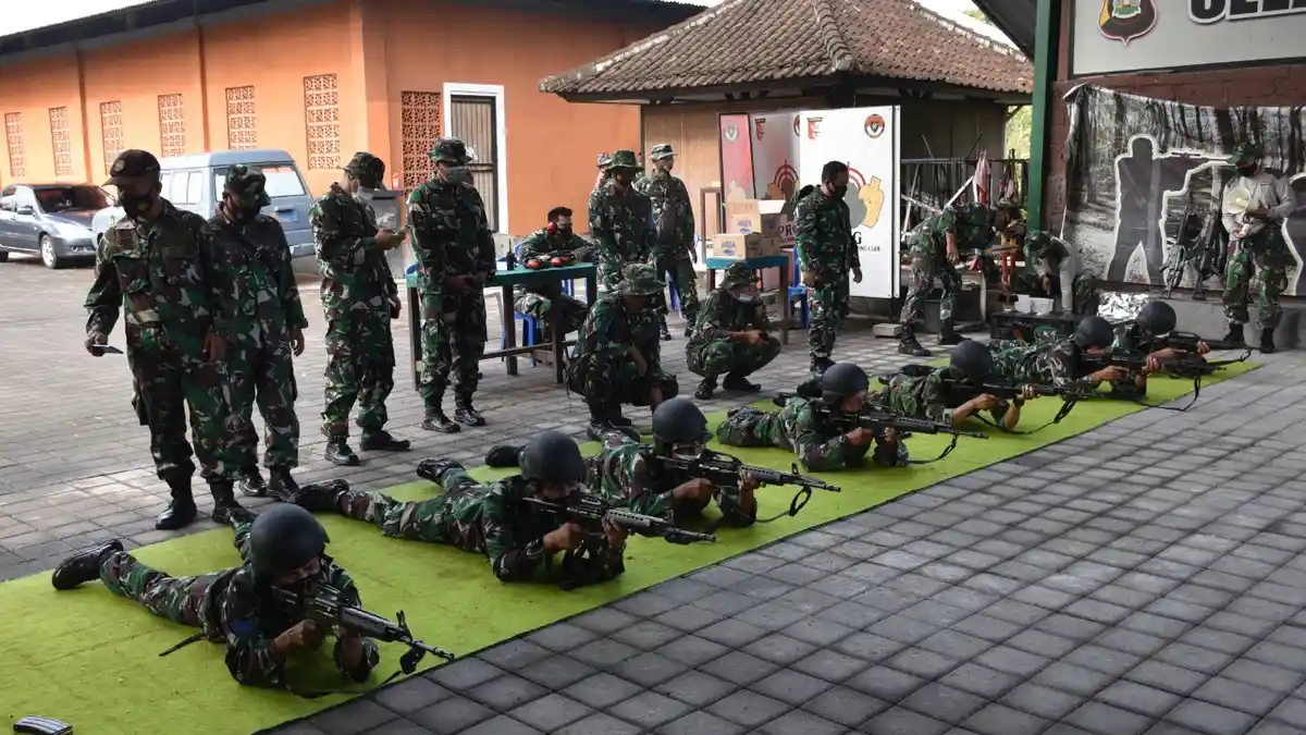Lanal Denpasar Gelar Latihan Menembak, Danlanal : Naluri Tempur Prajurit Harus Diasah