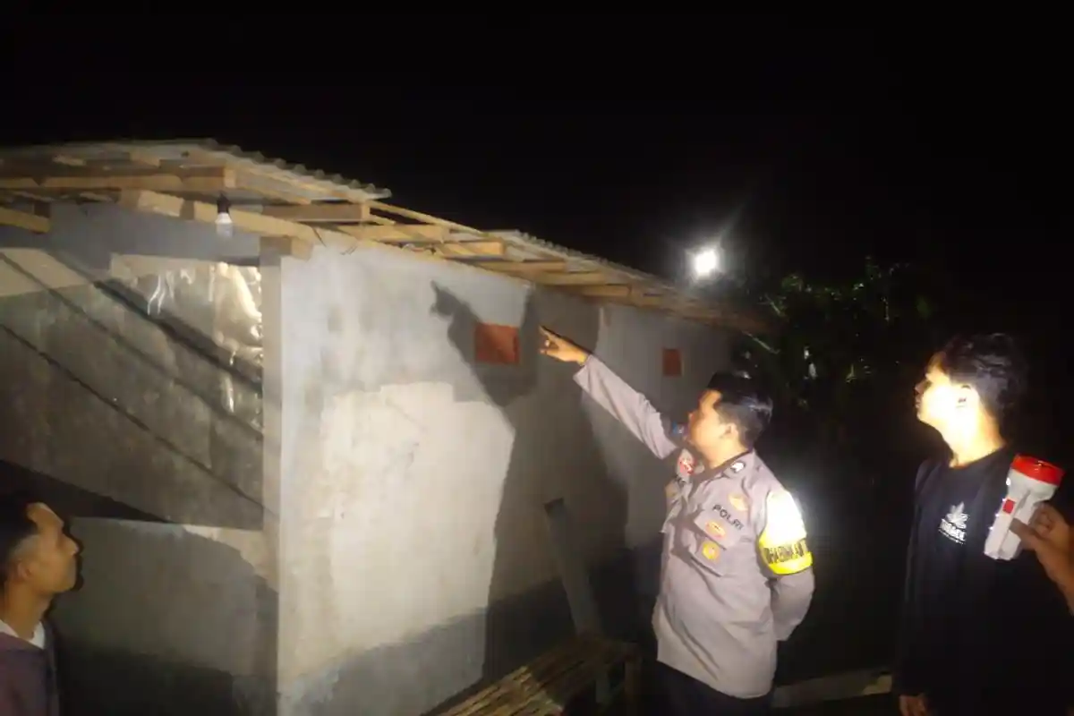 Diteriaki Maling, Pria Bondowoso Digerebek Warga Saat Mencuri Mie Instan dan Susu di Toko Jember