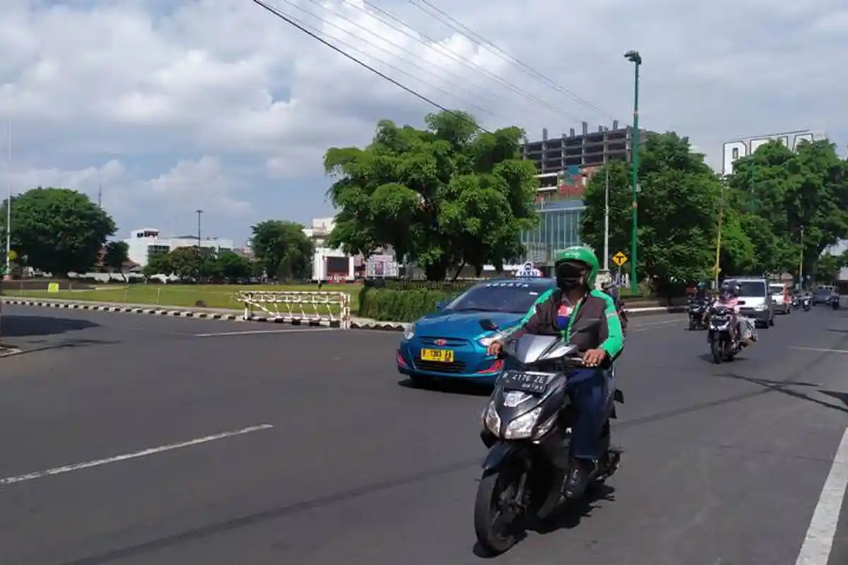 Jalan Raya di Purwokerto Ini Kembali Dibikin Dua Arah, Warga: Belum Tahu, Tak Ada Informasi