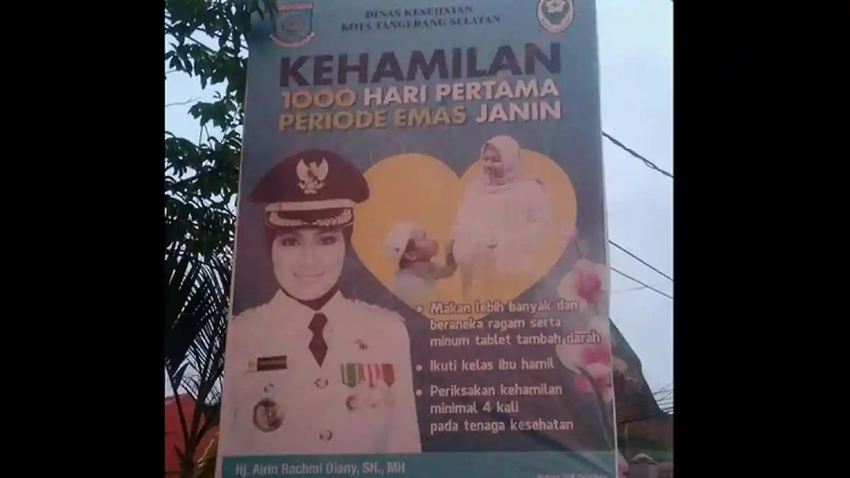 Ada yang Ganjil, Baliho Iklan Layanan Masyarakat Kota Tangsel ini Jadi Bulan-bulanan Netizen