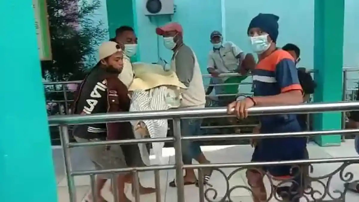 Warga Jemput Paksa Jenazah Pasien Covid-19 di RSUD Masohi - Maluku Tengah