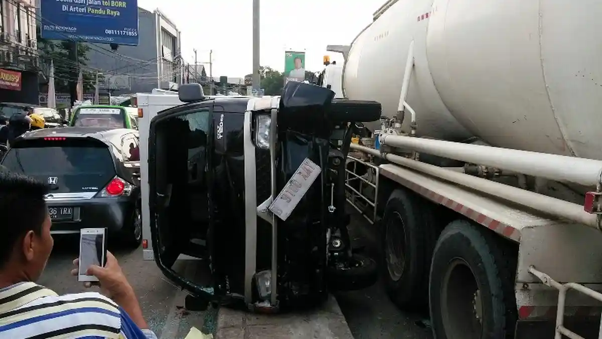 Pengakuan Kernet Truk Semen yang Terlibat Tabrakan Beruntun, Sopir Sempat Lakukan Ini Saat Rem Blong