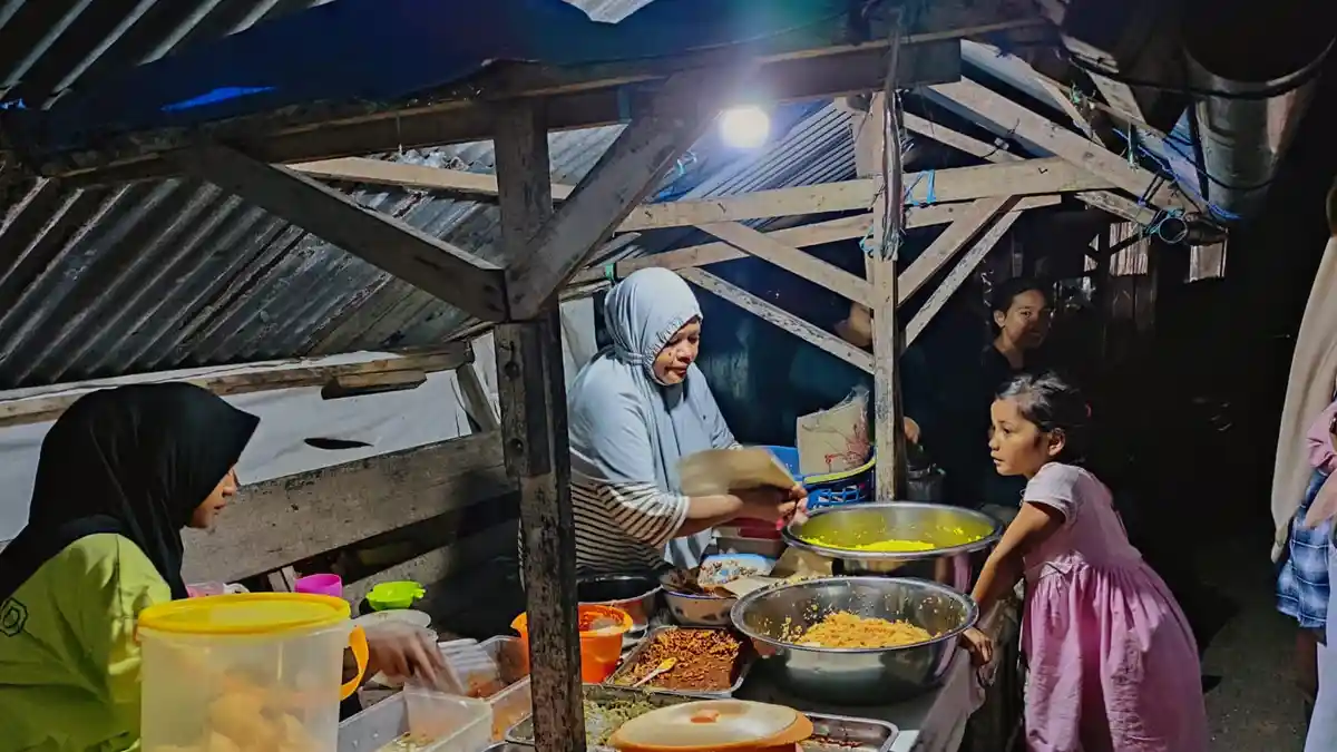 Nyobain Nasi Kuning Mama Fatma di Tulehu, Harga Mulai Rp 5 Ribu