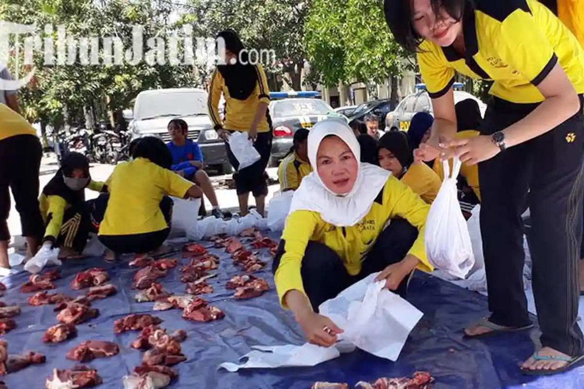 HUT Polwan Bertepatan Saat Idul Adha, Begini Kesibukan yang Dilakukan Polwan Polrestabes Surabaya
