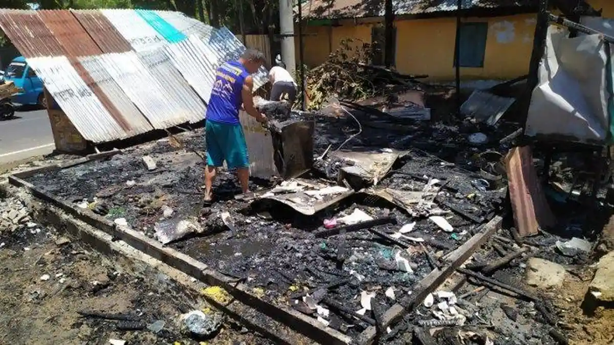 Regulator Tabung Gas Bocor, Satu Kios di Kota Manado Ludes Terbakar