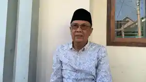 Ketua-DPRD-Bondowoso-Ahmad-Dhafir-saat-wawancara-bersama-awak-media.jpg