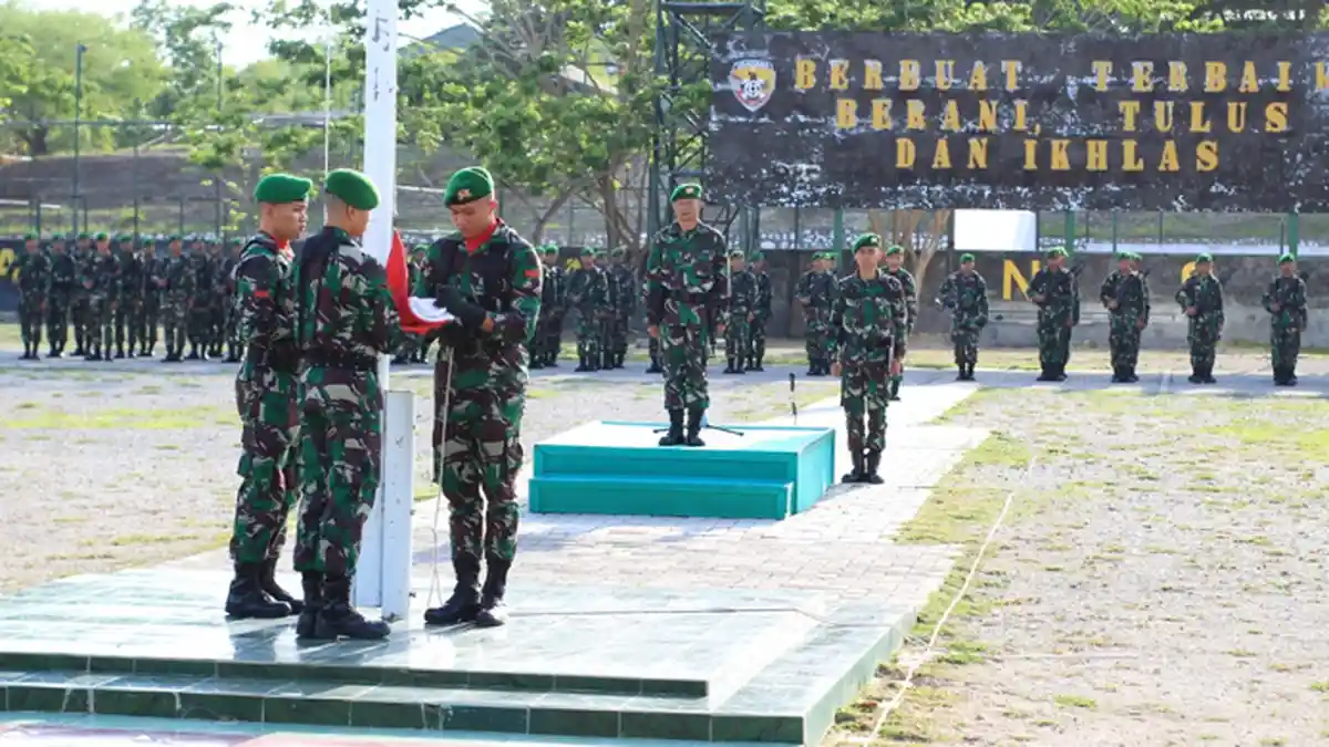 Brigif 21/Komodo Gelar Upacara Peringatan Hari Bela Negara