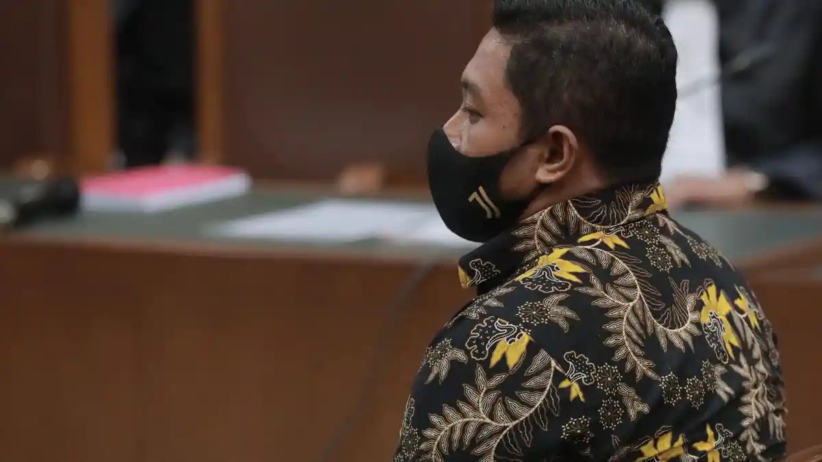 Terbukti Terima Suap Urus Perkara, AKP Robin Divonis 11 Tahun, Advokat Maskur Husain 9 Tahun Penjara