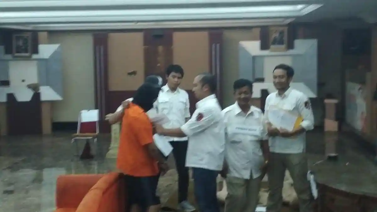 Usai Membunuh Satu Keluarga di Bekasi, Haris Simamora Sempat Termenung di Sofa