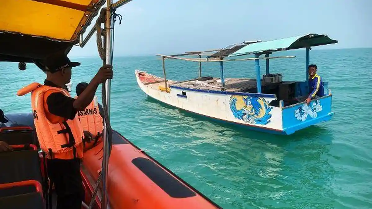 BREAKING NEWS: Nelayan Jepara yang Hilang Ditemukan Selamat Setelah 3 Hari Pencarian