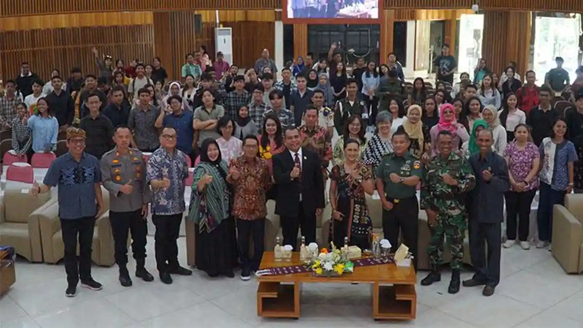 FEB UKSW Gelar Studium Generale Bersama Wamen Desa, Pembangunan Daerah Tertinggal, dan Transmigrasi