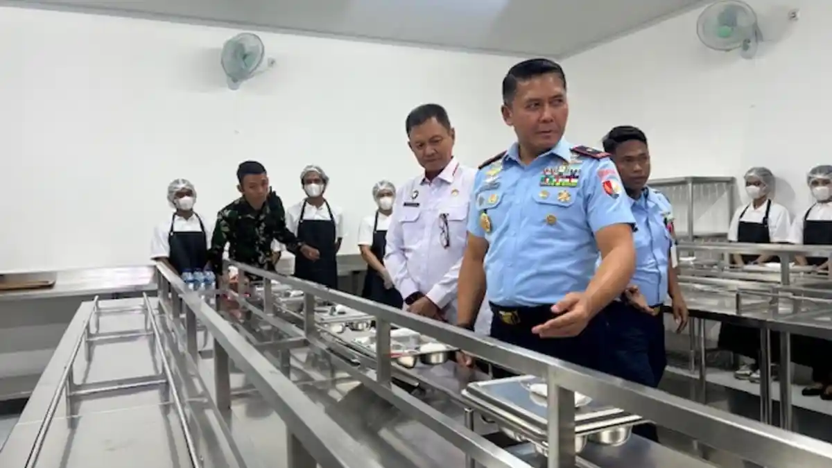 SPPG Lanud Sultan Hasanuddin Beroperasi, 4.500 Siswa Terima Makanan Bergizi Gratis