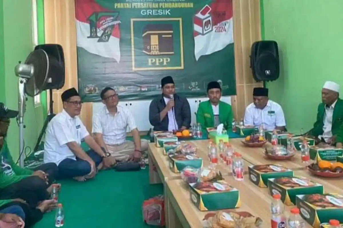 Datang Bersama Pecinta Vespa serta Petani Tambak, Syahrul Munir Daftar Bacabup Gresik ke PAN dan PPP