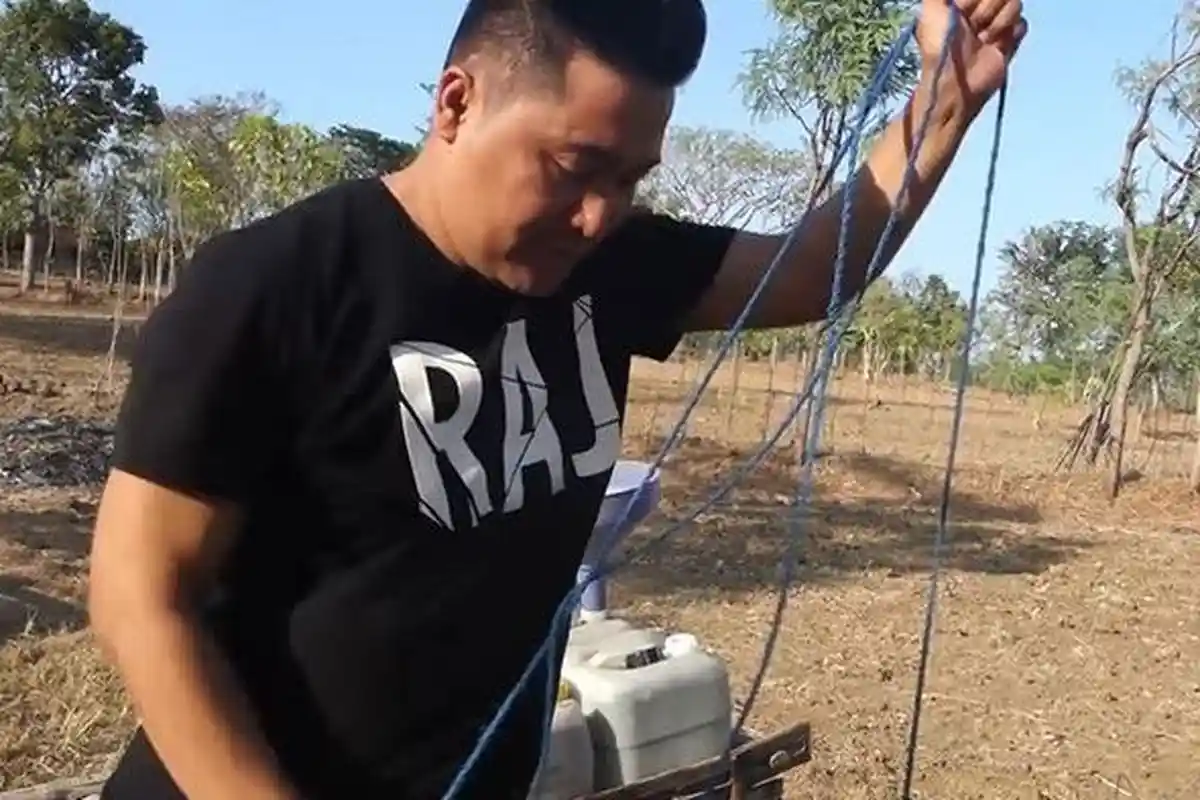 Kehidupan Merry Asisten Raffi Ahmad di Kampungnya Sampang Madura, Timba Air di Sumur untuk Minum