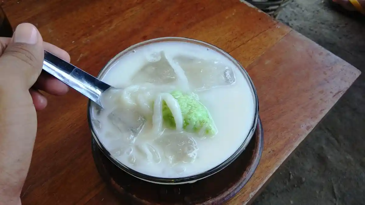 Mencicipi Manis Gurihnya Es Dawet Beras di Bantul